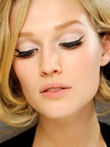 макияж глаз стрелки макияж глаз стрелки