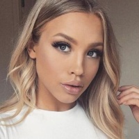 Помада в сочетании с хайлайтером нейтральный макияж губ