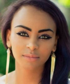 макияж со стрелками на зеленых глазах макияж со стрелками на зеленых глазах