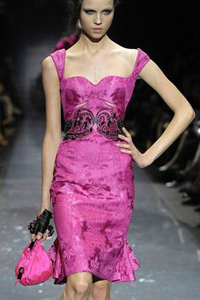 цвет фуксии в одежде цвет фуксии в одежде