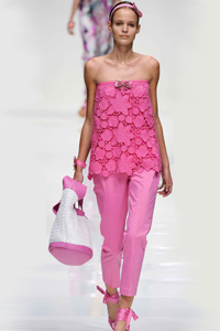 цвет фуксии в одежде цвет фуксии в одежде