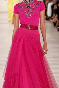 цвет фуксии в одежде цвет фуксии в одежде